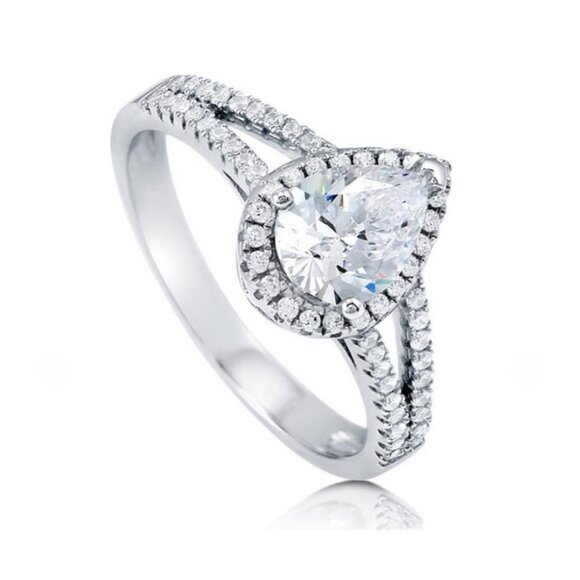 Women's White Zirconia Teardrop/Pear Shaped Cut Ring on a Split Silver Band - Picture 1 of 9